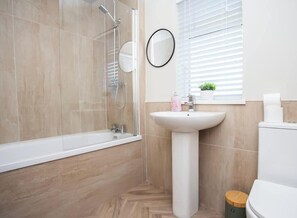 Dusche, Haartrockner, Shampoo