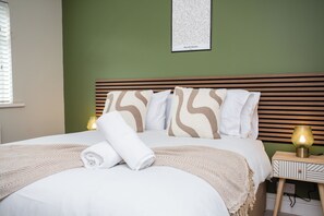 3 bedrooms, desk, iron/ironing board, free WiFi