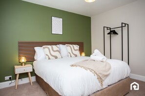 3 Schlafzimmer, Schreibtisch, Bügeleisen/Bügelbrett, kostenloses WLAN