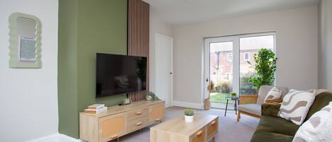 Una Smart TV, una oficina