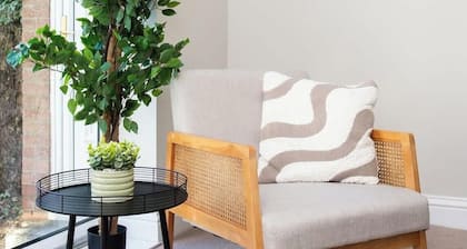 Vacant Nests |The Wynd | Spacious Home | Parking