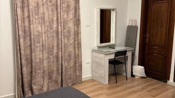 Deluxe Apartment | Kalis bunyi, seterika/papan seterika, Wi-fi percuma