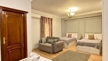 Comfort Studio, City View | Soundproofing, iron/ironing board, free WiFi
