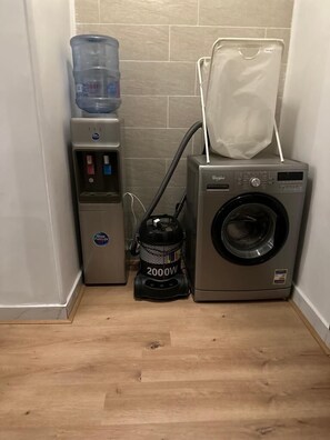 Deluxe appartement | Geluiddichte muren, een strijkplank/strijkijzer, gratis wifi