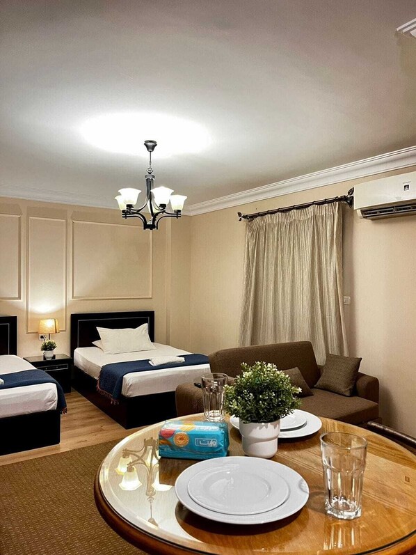 Comfort Studio, City View | Down comforters, soundproofing, iron/ironing board, free WiFi - Chelay studios (New Cairo)