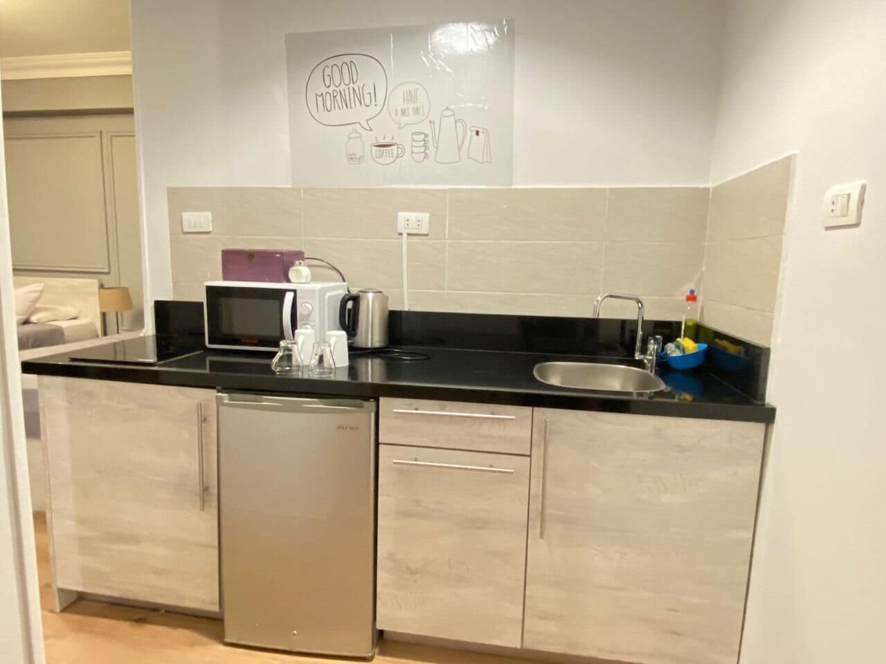 Estudio Confort, vista a la ciudad | Edredón, insonorización, tabla de planchar con plancha y wifi gratis 