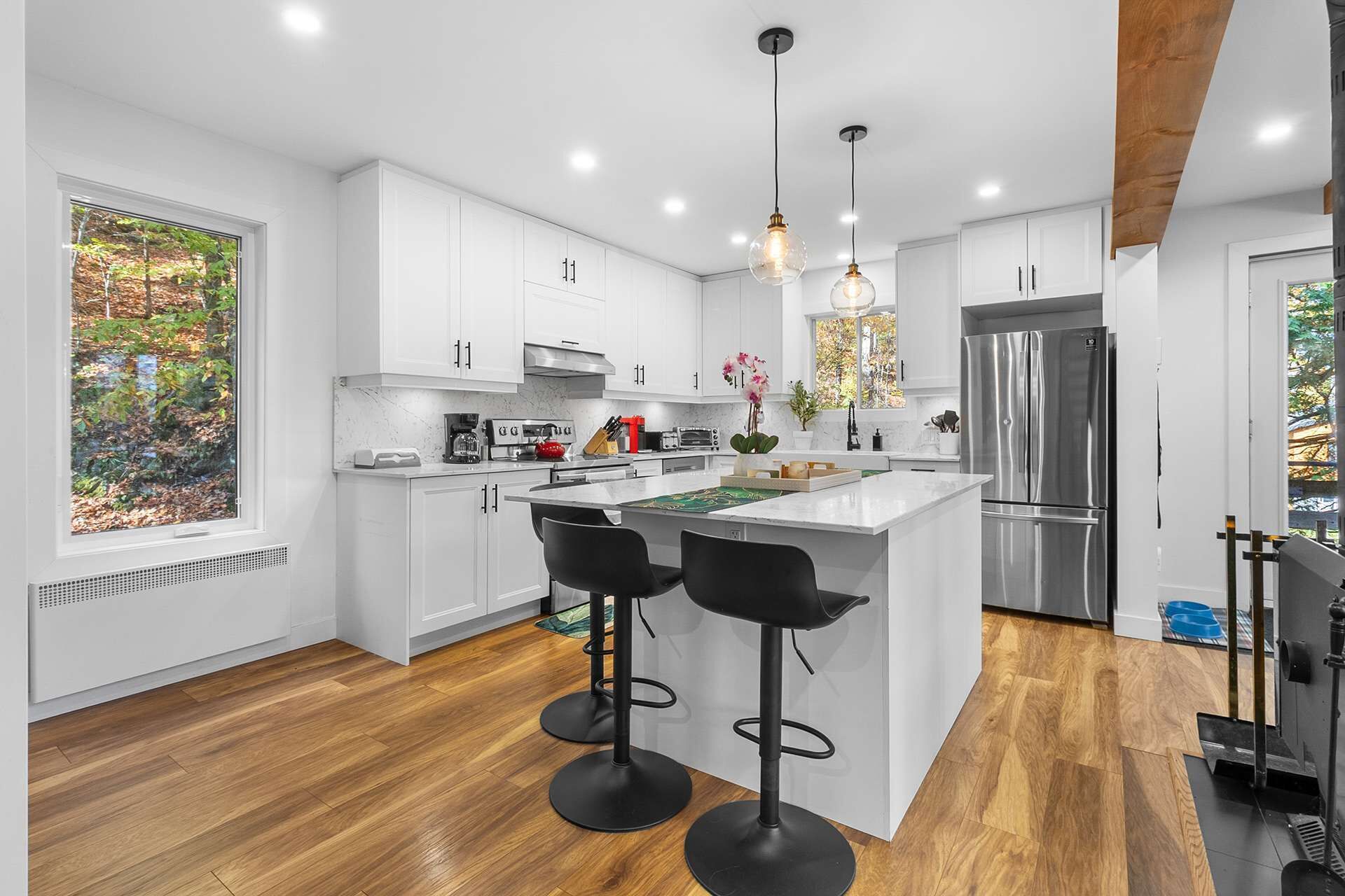 ثلاجة، ميكروويف، فرن، موقد طهي مسطح