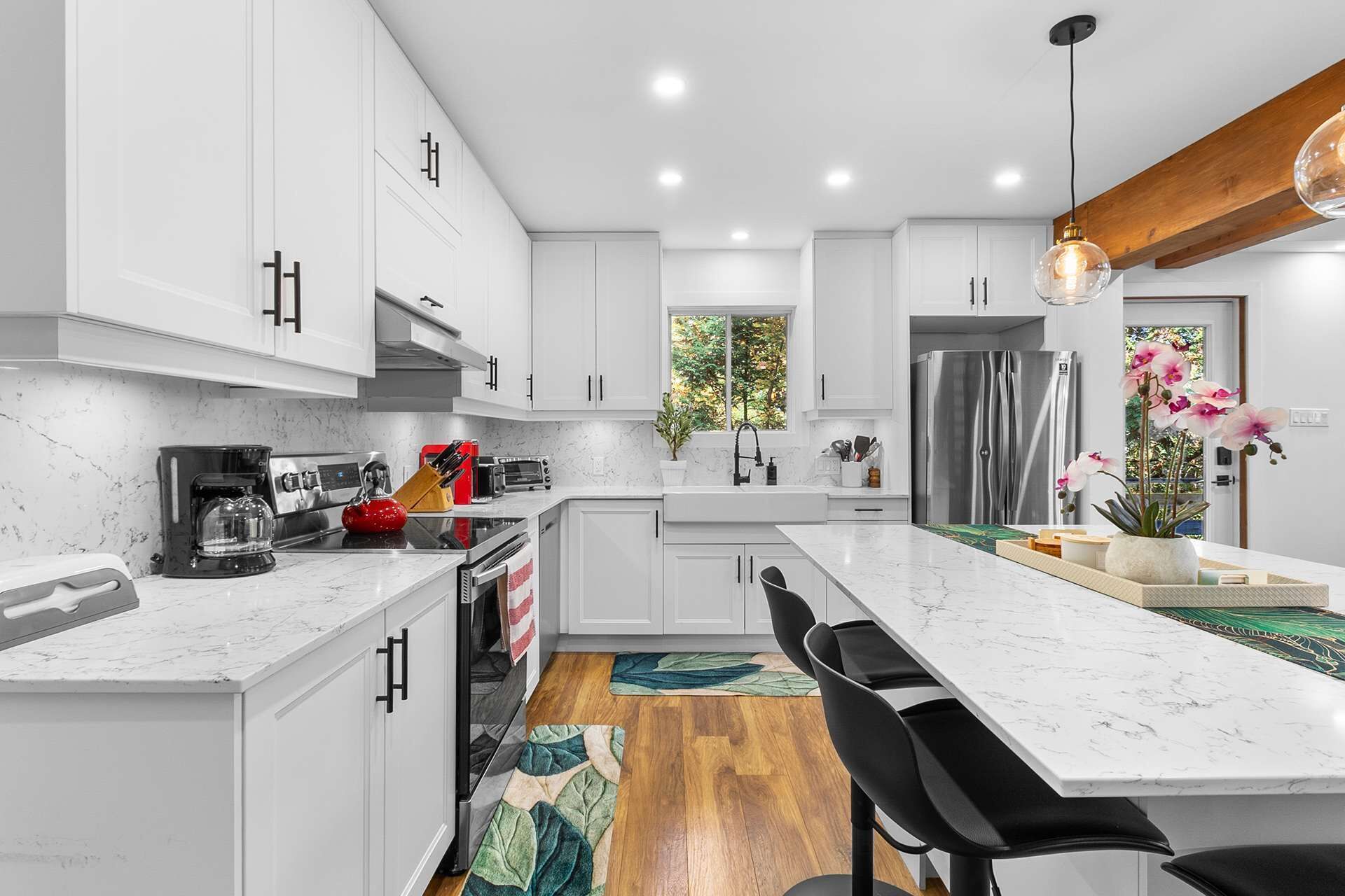 ثلاجة، ميكروويف، فرن، موقد طهي مسطح