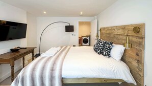 1 soverom, skrivebord, strykejern/-brett og wi-fi