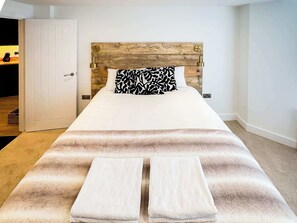 1 chambre, bureau, fer et planche Ă repasser, Wi-Fi