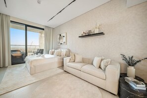 TV - FIRST CLASS | Studio | Canal & Pool View (Business bay)