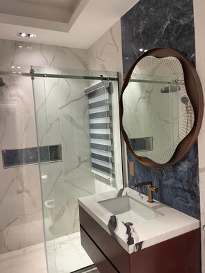 Classic Apartment, Pool View | Bathroom - Sujimoto MacDonald 2 Bedroom Apartment  (Lagos)