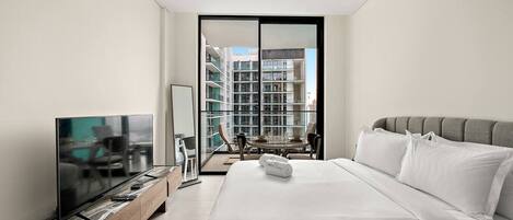 Iron/ironing board, WiFi, bed sheets