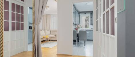 المنشأة من الداخل