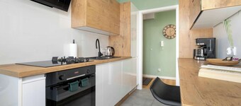 Hetmańska 3 Poznań | Yellow Apartment with Air Conditioning