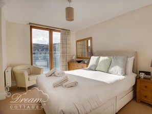 2 bedrooms, individually decorated, individually furnished, free WiFi - Harbourside Apartment (Weymouth)