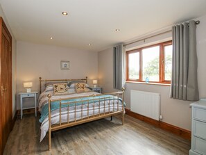 1 habitación, decoración personalizada y muebles diferentes 