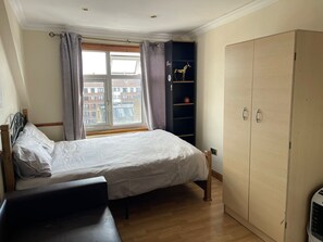 1 bedroom, iron/ironing board, internet, bed sheets