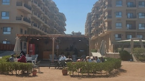 تناول الطعام بالخارج