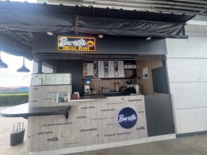 Bar (in der Unterkunft)