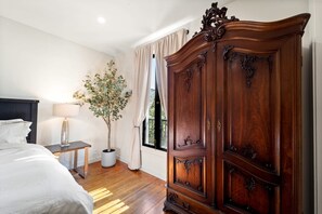 1 camera, Wi-Fi, lenzuola