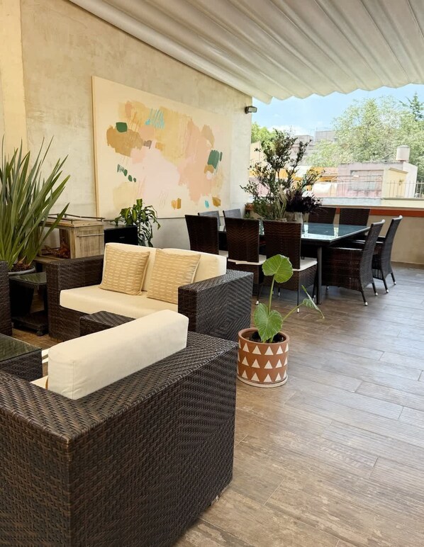 Outdoor dining