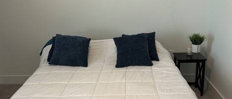 2 slaapkamers, een strijkplank/strijkijzer, wifi, beddengoed