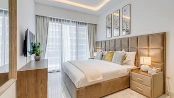 Deluxe Apartment, 1 Bedroom, Balcony | Individually decorated, individually furnished, desk, iron/ironing board