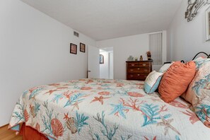 3 slaapkamers, een bureau, een strijkplank/strijkijzer, wifi