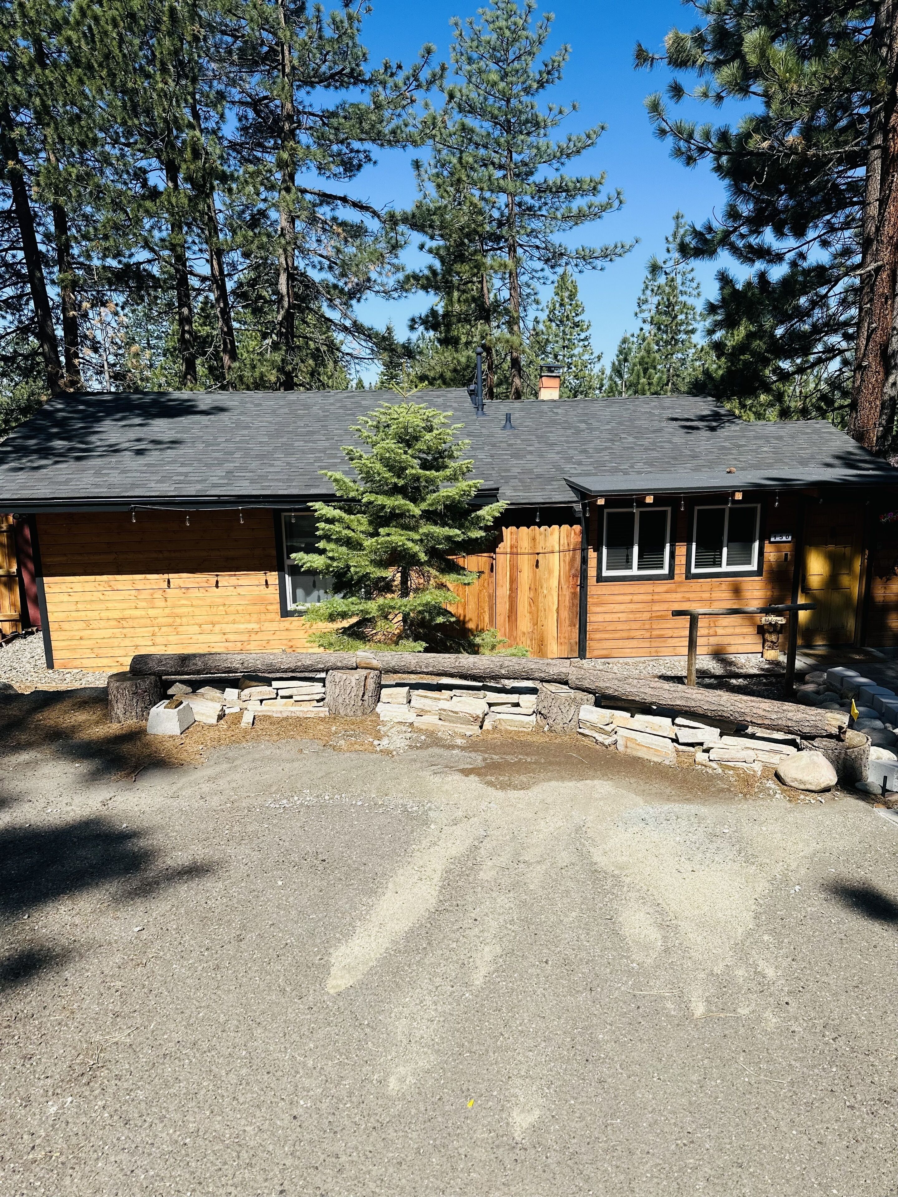 House, 2 Bedrooms | Exterior
