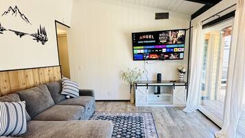 House, 2 Bedrooms | Living area | Smart TV