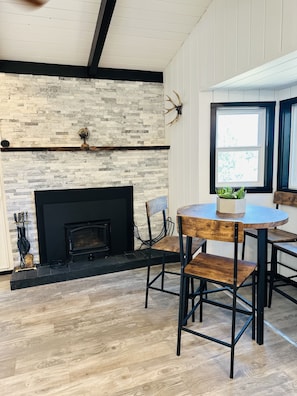 House, 2 Bedrooms | Dining