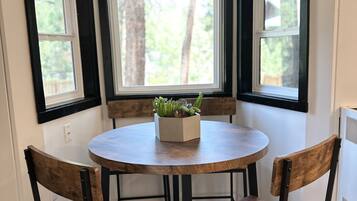 House, 2 Bedrooms | Dining