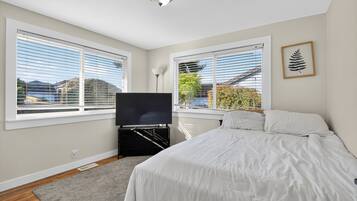 House, 5 Bedrooms | 5 bedrooms, laptop workspace, free WiFi