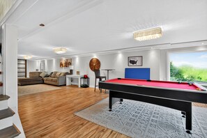Maison, 5 chambres | Salle de jeux
