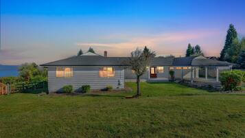 House, 5 Bedrooms | Exterior