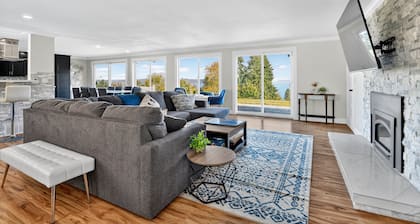 Relaxing Coastal Escape With Ocean Views 5 Bedroom Home