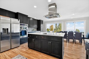 House, 5 Bedrooms | Private kitchen | Fridge, oven, coffee/tea maker - Relaxing Coastal Escape With Ocean Views 5 Bedroom Home (Federal Way)