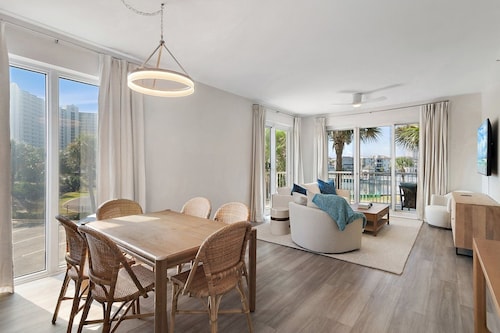 Terrace At Pelican Beach 0107 3 Bedroom Condo