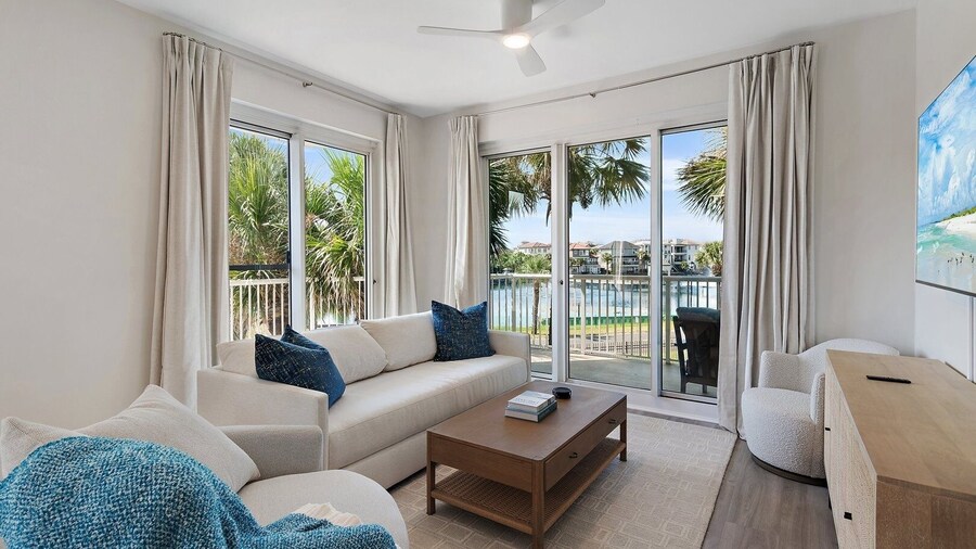 Terrace At Pelican Beach 0107 3 Bedroom Condo