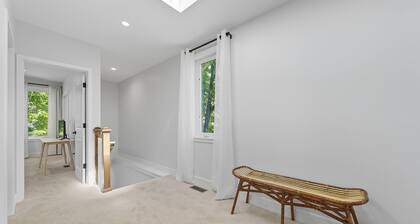 Bright Modern 3bed 2.5bath Evanston Home W/parking 3 Bedroom Home