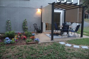 屋外ダイニングエリア