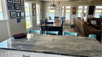 Casa, 3 habitaciones | Restaurantes