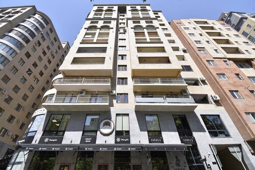 Apartment by Luxe Group DI723