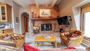 Condo, 2 Bedrooms | Living area