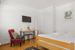 Lit parapluie, Wi-Fi, draps fournis