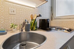 Stovetop, coffee/tea maker, toaster, high chair