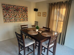 Dining - Charming 4 Bedroom, Fire Pit, Outdoor Projector, Heated Pool, Close to Downtown (Washington)