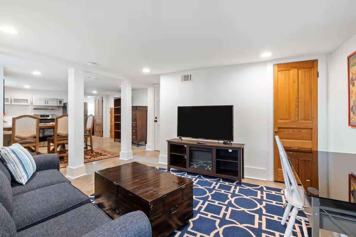 Fernseher, Kamin, Arbeitsbereiche