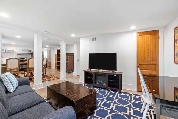 TV, fireplace, offices